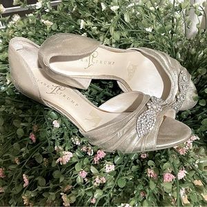 Ivanka Trump Nanci Silver Suede Heels Size 10